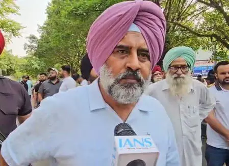 केजरीवाल और भगवंत मान के खिलाफ भी दर्ज होनी चाहिए एफआईआर : परगट सिंह केजरीवाल और भगवंत मान के खिलाफ भी दर्ज होनी चाहिए एफआईआर : परगट सिंह
