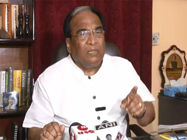 टीएमसी के जय प्रकाश ने बंगाल पर टिप्पणी को लेकर CM Yogi पर पलटवार किया टीएमसी के जय प्रकाश ने बंगाल पर टिप्पणी को लेकर CM Yogi पर पलटवार किया