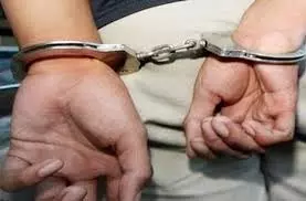 Jharkhand: 4.12 लाख के नकली नोटों के साथ 3 तस्कर गिरफ्तार Jharkhand: 4.12 लाख के नकली नोटों के साथ 3 तस्कर गिरफ्तार