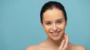 Skin Care: गर्मियों में ऐसे लगाएं मुल्तानी मिट्टी, चेहरा बनेगा मुलायम और चमकदार Skin Care: गर्मियों में ऐसे लगाएं मुल्तानी मिट्टी, चेहरा बनेगा मुलायम और चमकदार