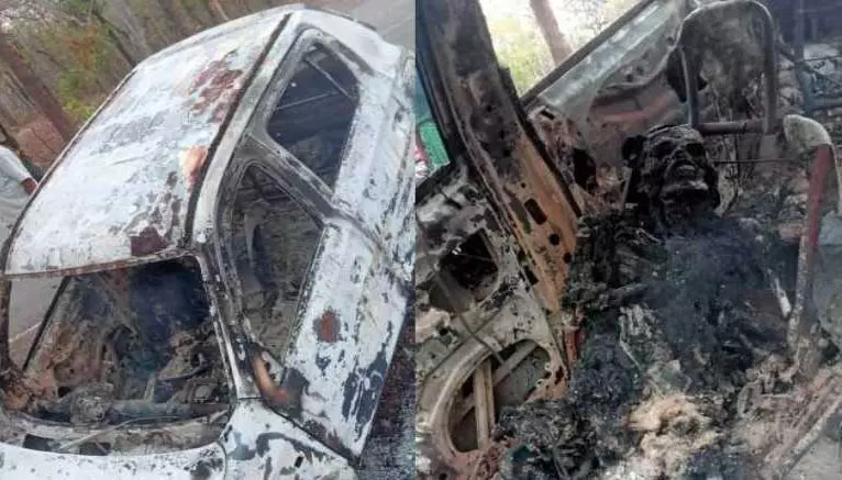 गड्ढे में गिरी कार में लगी आग, जलकर युवक की मौत गड्ढे में गिरी कार में लगी आग, जलकर युवक की मौत