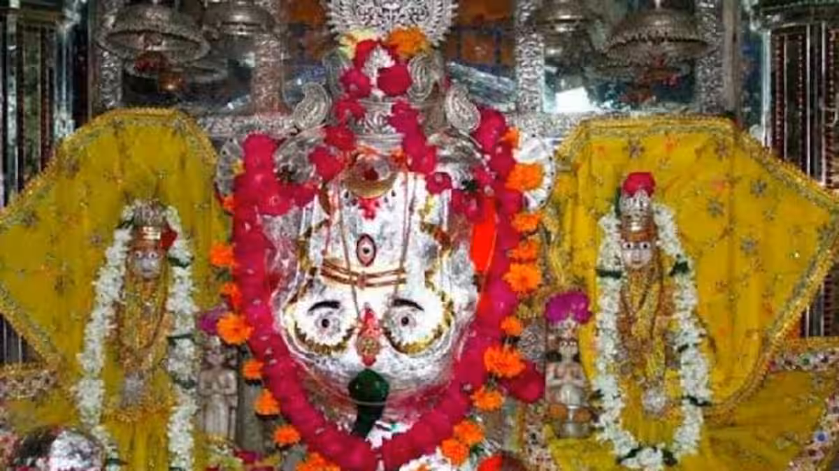 Temple Ganesha: दुनिया का ऐसा इकलौता मंदिर जहां होती है बिना सूंड वाले भगवान गणेश की पूजा Temple Ganesha: दुनिया का ऐसा इकलौता मंदिर जहां होती है बिना सूंड वाले भगवान गणेश की पूजा