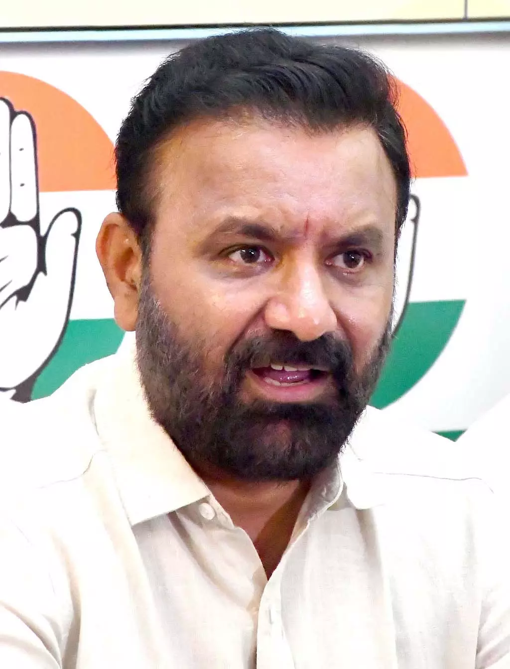 हुबली मुठभेड़: संतोष लाड को प्रवासी श्रमिकों के बारे में जानकारी एकत्र करने का निर्देश हुबली मुठभेड़: संतोष लाड को प्रवासी श्रमिकों के बारे में जानकारी एकत्र करने का निर्देश