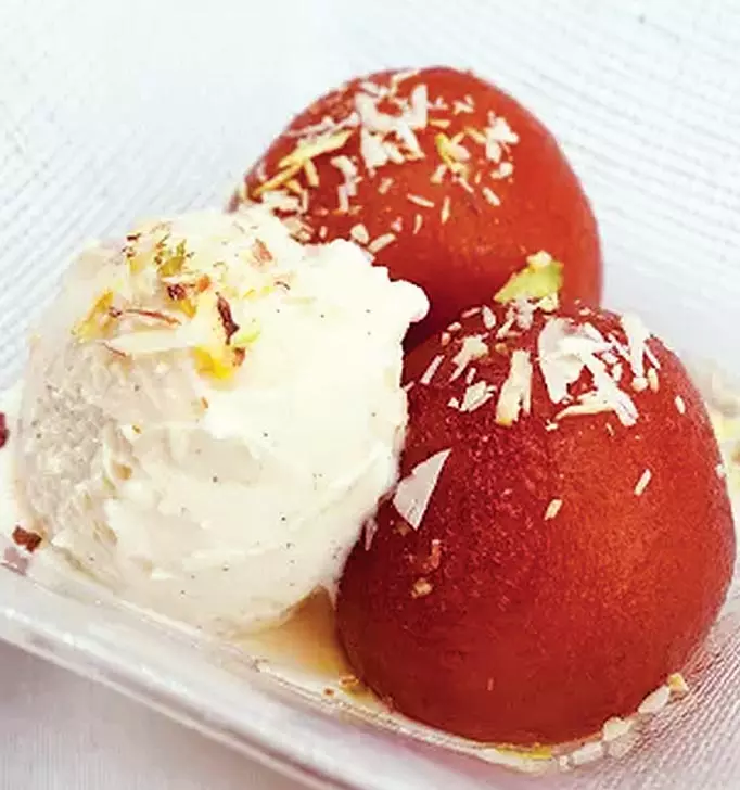 Sweet : क्रीम चीज़ काला जामुन Sweet : क्रीम चीज़ काला जामुन