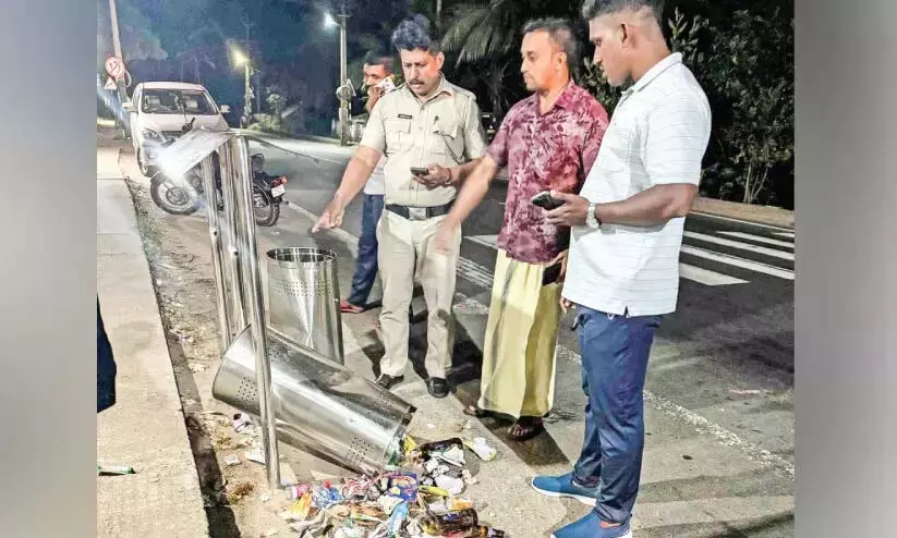 Kerala: ओलापीटिका में नशे में धुत लोगों ने किया दंगा Kerala: ओलापीटिका में नशे में धुत लोगों ने किया दंगा