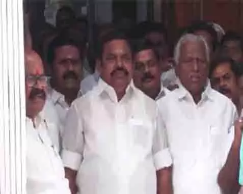 तमिलनाडु विधानसभा से अन्नाद्रमुक का बहिर्गमन, आवाज दबाने का आरोप तमिलनाडु विधानसभा से अन्नाद्रमुक का बहिर्गमन, आवाज दबाने का आरोप