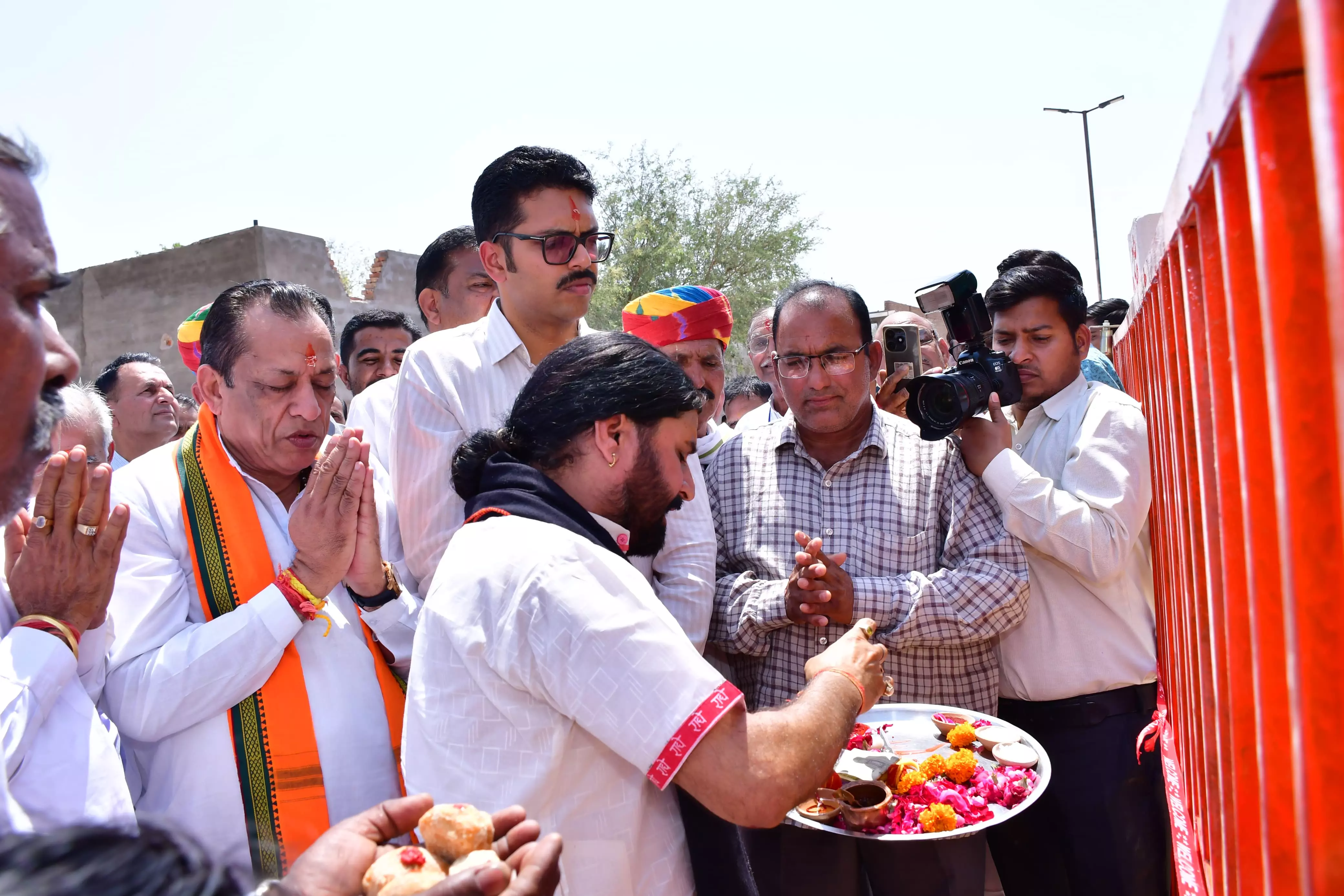 Bikaner: केशरदेसर जाटान में पंचायत समिति स्तरीय नंदी गौशाला का गोपालन मंत्री ने किया शुभारंभ Bikaner: केशरदेसर जाटान में पंचायत समिति स्तरीय नंदी गौशाला का गोपालन मंत्री ने किया शुभारंभ
