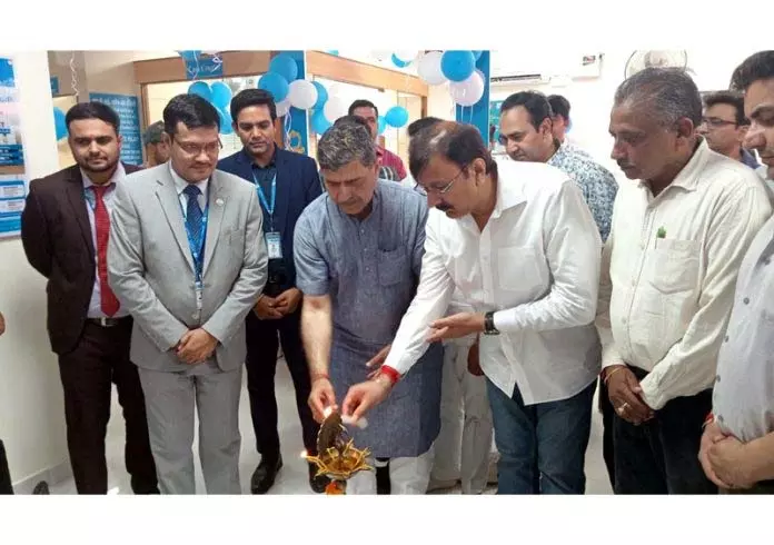 Jammu: जुगल-अरविंद ने बैंक ऑफ महाराष्ट्र की नई शाखा का उद्घाटन किया Jammu: जुगल-अरविंद ने बैंक ऑफ महाराष्ट्र की नई शाखा का उद्घाटन किया