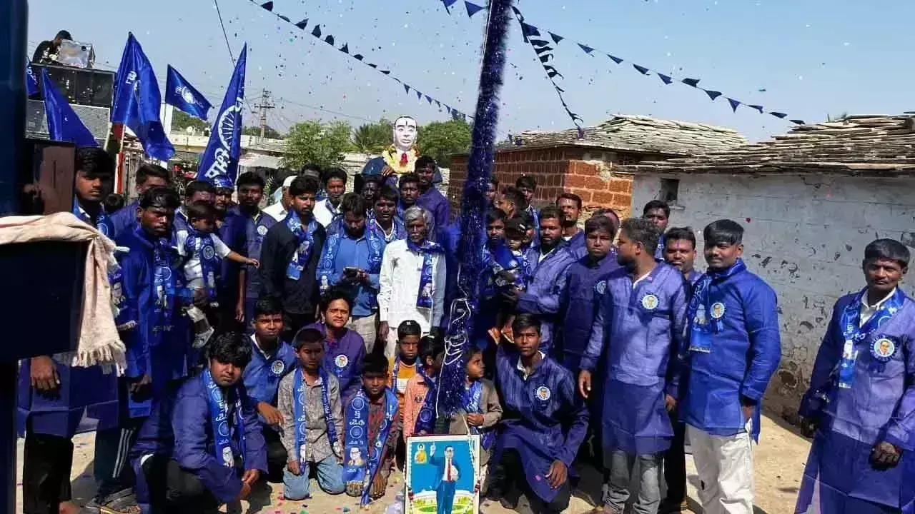 नरसापुर गांव में अंबेडकर जयंती समारोह: एकता, जुलूस और खाद्य अभियान नरसापुर गांव में अंबेडकर जयंती समारोह: एकता, जुलूस और खाद्य अभियान