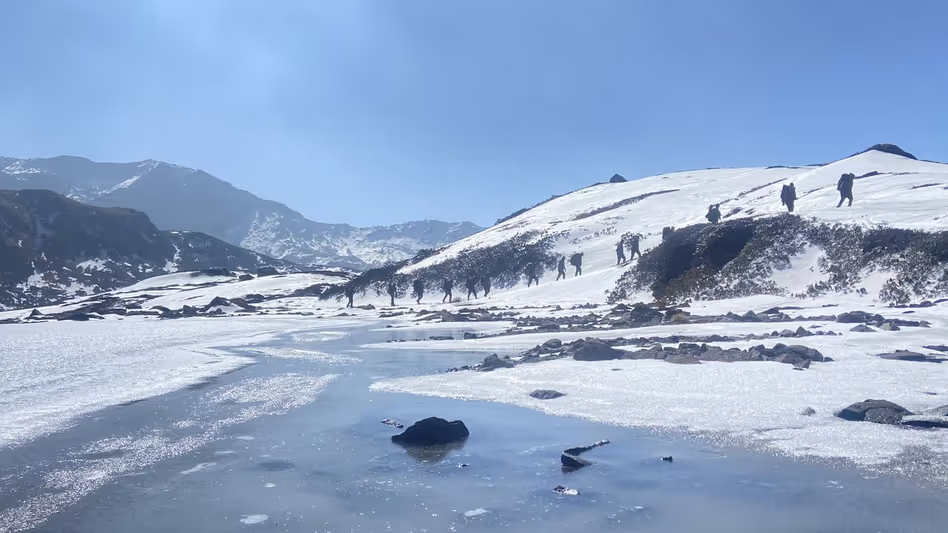 Sikkim में उच्च ऊंचाई वाले अभियान का समापन किया Sikkim में उच्च ऊंचाई वाले अभियान का समापन किया