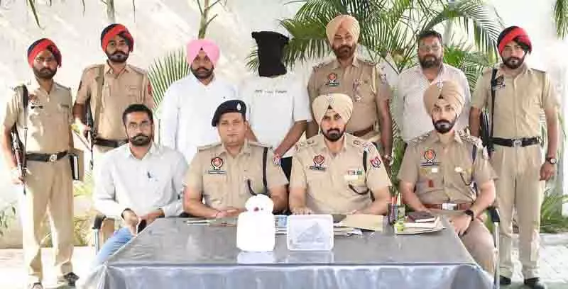Ludhiana: 1.17 किलोग्राम हेरोइन, पिस्तौल जब्त, व्यक्ति गिरफ्तार Ludhiana: 1.17 किलोग्राम हेरोइन, पिस्तौल जब्त, व्यक्ति गिरफ्तार