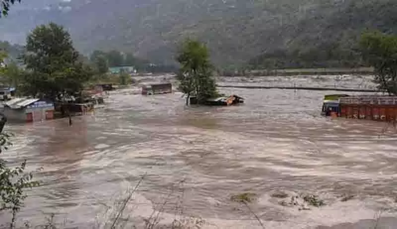 Lahaul-Spiti में अचानक आई बाढ़ से 66 सुरक्षाकर्मी फंसे Lahaul-Spiti में अचानक आई बाढ़ से 66 सुरक्षाकर्मी फंसे