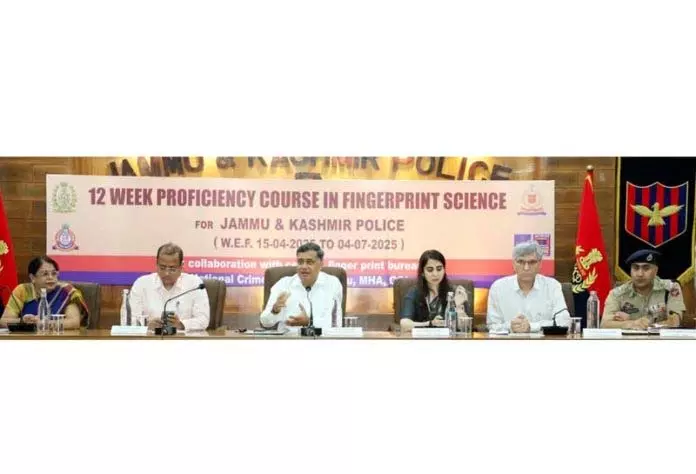 DPL जम्मू में फिंगरप्रिंट विज्ञान में 12 सप्ताह का प्रवीणता पाठ्यक्रम शुरू DPL जम्मू में फिंगरप्रिंट विज्ञान में 12 सप्ताह का प्रवीणता पाठ्यक्रम शुरू