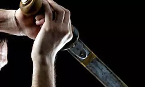 तलवार से कत्ल, दो को उतारा मौत के घाट, बेकरी में वारदात
