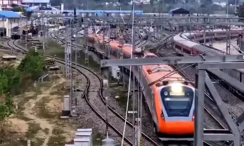 जम्मू-कश्मीर में कटरा-सांगलदान खंड पर विशेष वंदे भारत का परीक्षण किया गया