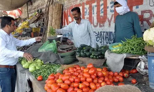 मार्च में खुदरा मुद्रास्फीति घटकर 6 साल के न्यूनतम 3.34% पर
