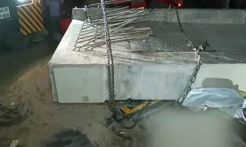 हमारी मेट्रो में एक और त्रासदी: पुल ढह गया, ऑटो से टकराया, ड्राइवर की मौत