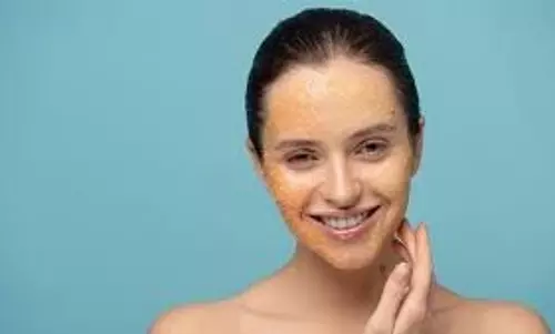 Skin Care: गर्मियों में ऐसे लगाएं मुल्तानी मिट्टी, चेहरा बनेगा मुलायम और चमकदार Skin Care: गर्मियों में ऐसे लगाएं मुल्तानी मिट्टी, चेहरा बनेगा मुलायम और चमकदार