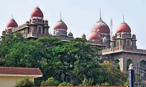 Telangana HC ने बिल्डिंग परमिट रद्द करने पर करीमनगर कमिश्नर को फटकार लगाई