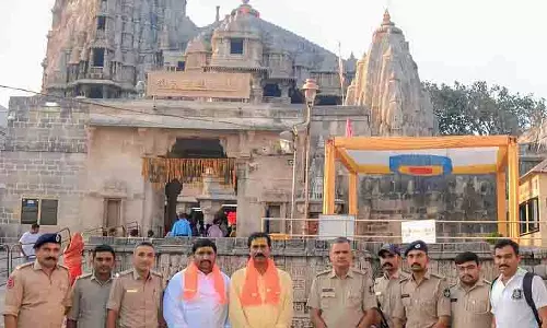 TDP प्रमुख पल्ला ने महानाडु की सफलता के लिए द्वारका में प्रार्थना की