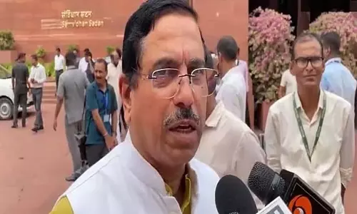 वक्फ संशोधन अधिनियम वक्फ संपत्ति की सुरक्षा के लिए बनाया गया: Prahlad Joshi वक्फ संशोधन अधिनियम वक्फ संपत्ति की सुरक्षा के लिए बनाया गया: Prahlad Joshi