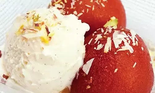 Sweet : क्रीम चीज़ काला जामुन