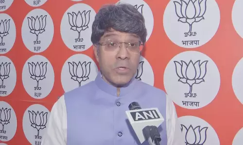 BJP के सीआर केसवन ने नेशनल हेराल्ड मामले में राहुल और सोनिया गांधी की आलोचना की BJP के सीआर केसवन ने नेशनल हेराल्ड मामले में राहुल और सोनिया गांधी की आलोचना की