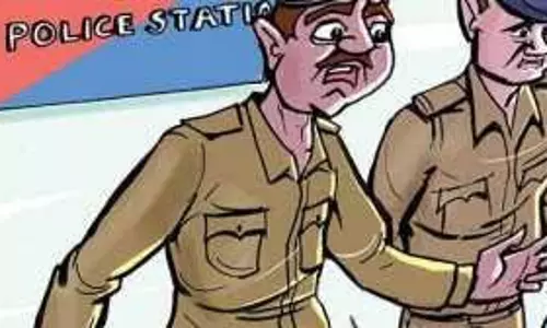 थाना प्रभारी समेत दो पुलिसकर्मी सस्पेंड, एसपी को मिली थी अवैध वसूली की शिकायत