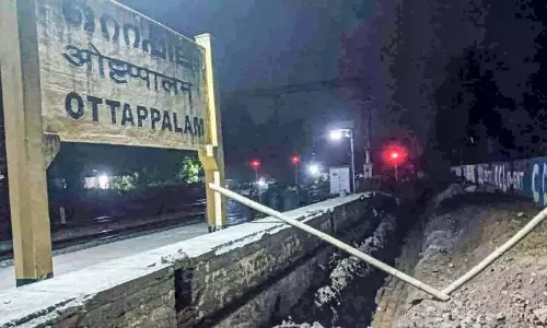 रेलवे विकास; स्थानीय निवासियों को परेशानी रेलवे विकास; स्थानीय निवासियों को परेशानी