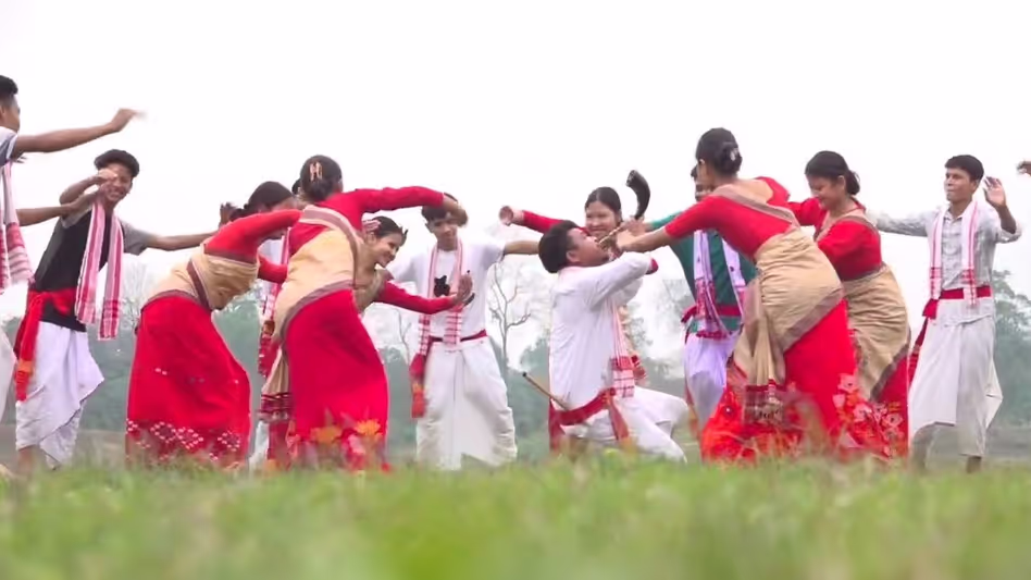 Assam में रोंगाली बिहू उत्सव के साथ नए साल का स्वागत Assam में रोंगाली बिहू उत्सव के साथ नए साल का स्वागत