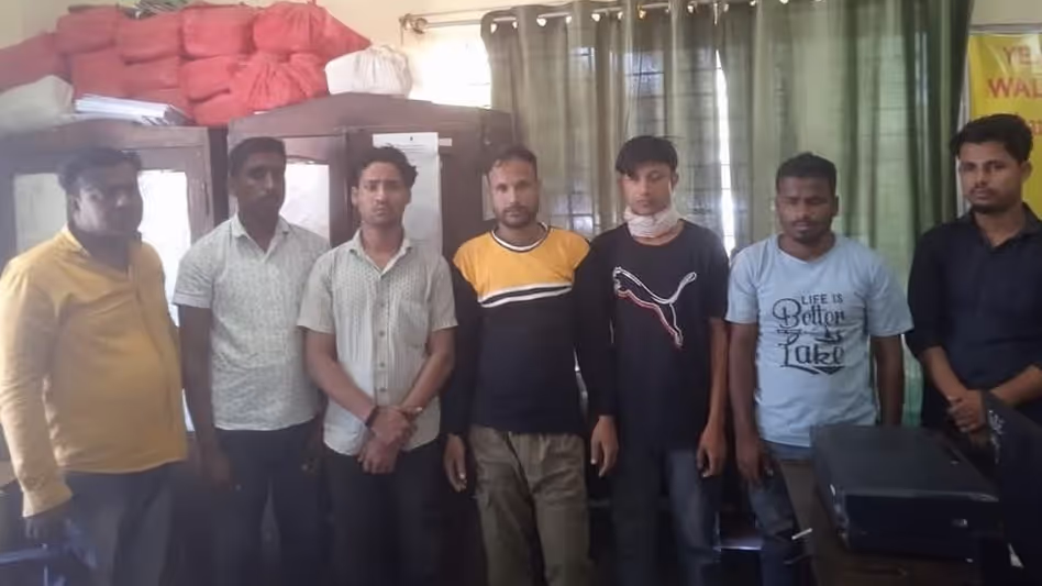 Assam : सिलचर में वक्फ संशोधन अधिनियम के विरोध में पुलिस पर पथराव करने के आरोप में 7 लोग गिरफ्तार