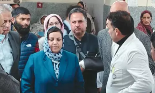 J&K सरकार ने सप्ताहांत और छुट्टियों पर स्कूलों-कॉलेजों में पिकनिक पर पूर्ण प्रतिबंध लगाया J&K सरकार ने सप्ताहांत और छुट्टियों पर स्कूलों-कॉलेजों में पिकनिक पर पूर्ण प्रतिबंध लगाया
