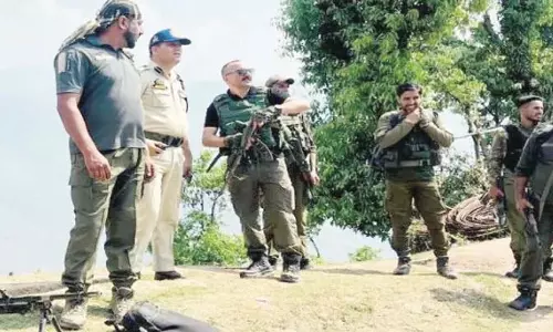 Poonch के लसाना में सुरक्षा बलों और आतंकवादियों के बीच गोलीबारी, सैनिक घायल Poonch के लसाना में सुरक्षा बलों और आतंकवादियों के बीच गोलीबारी, सैनिक घायल
