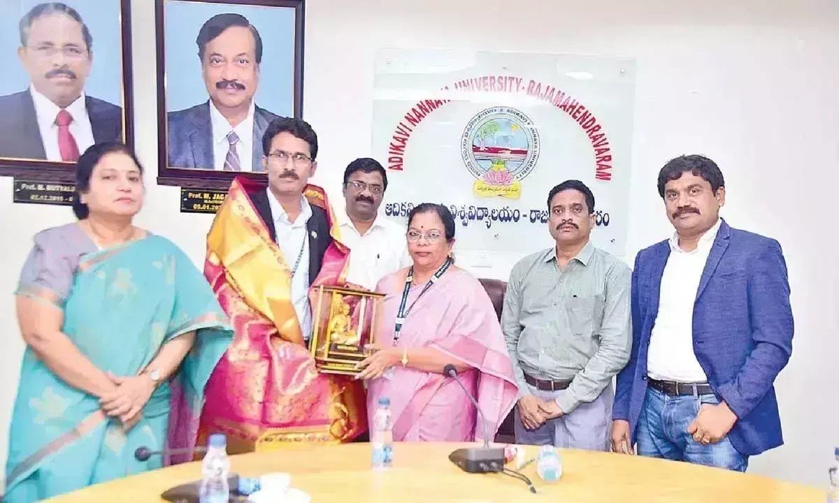 AKNU ने विज्ञान एवं प्रौद्योगिकी पर इंटरैक्टिव सत्र आयोजित किया AKNU ने विज्ञान एवं प्रौद्योगिकी पर इंटरैक्टिव सत्र आयोजित किया