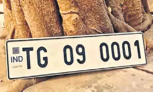 हैदराबाद में फैंसी नंबर प्लेट का क्रेज, मणिकोंडा RTA ने नीलामी में 52.6 लाख रुपये जुटाए हैदराबाद में फैंसी नंबर प्लेट का क्रेज, मणिकोंडा RTA ने नीलामी में 52.6 लाख रुपये जुटाए
