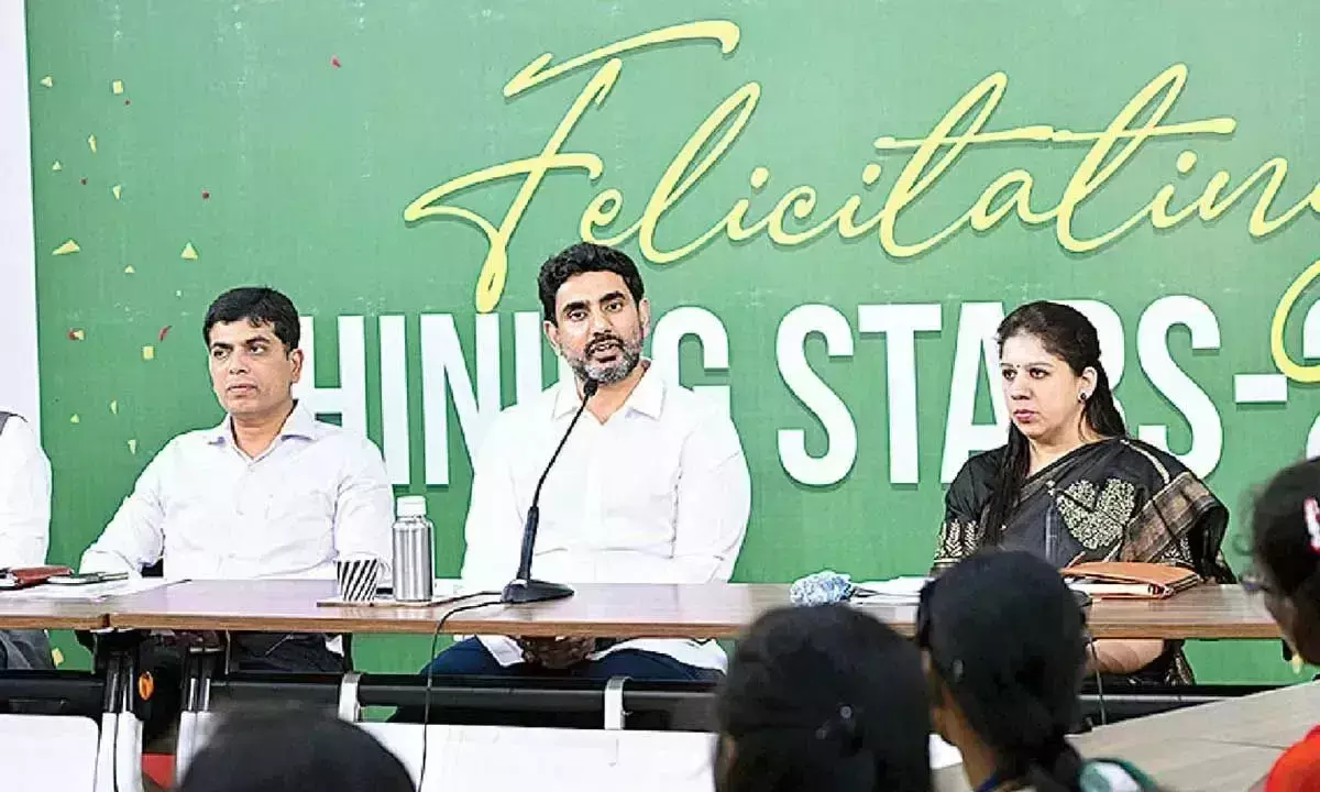 Andhra: इंटर के 52 टॉपर्स सम्मानित Andhra: इंटर के 52 टॉपर्स सम्मानित