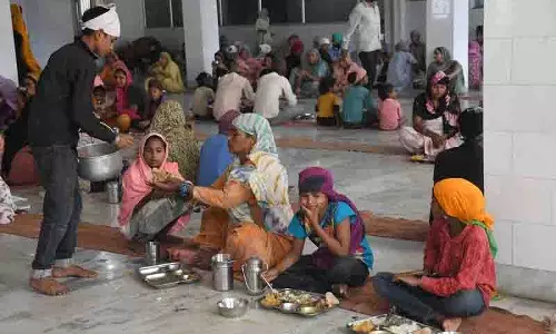 Mohali ग्राम पंचायत ने प्रवासियों से कहा, पुलिस सत्यापन कराएं या घर छोड़ दें Mohali ग्राम पंचायत ने प्रवासियों से कहा, पुलिस सत्यापन कराएं या घर छोड़ दें