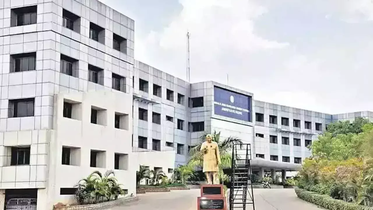 JNTU-H ने स्कॉलर्स को पीएचडी थीसिस जमा करने का एक बार मौका दिया