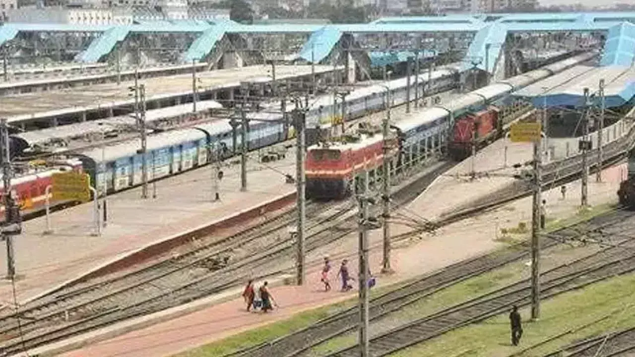 सिकंदराबाद रेलवे स्टेशन के कुछ प्लेटफॉर्म यात्रियों के लिए बंद रहेंगे सिकंदराबाद रेलवे स्टेशन के कुछ प्लेटफॉर्म यात्रियों के लिए बंद रहेंगे
