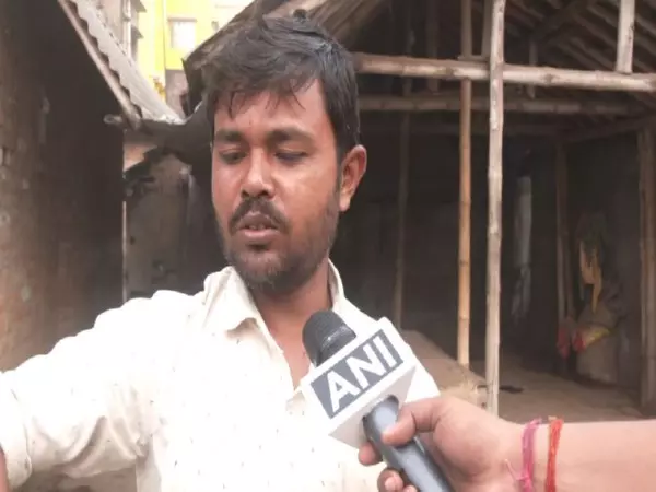 हम घाटे का सामना कर रहे हैं: वक्फ विरोध प्रदर्शन के हिंसक होने के बाद Murshidabad के मछली विक्रेता हम घाटे का सामना कर रहे हैं: वक्फ विरोध प्रदर्शन के हिंसक होने के बाद Murshidabad के मछली विक्रेता