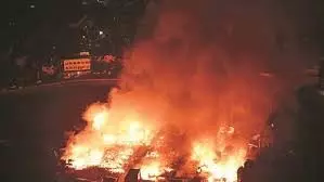 Jhansi: रेलवे अस्पताल में लगी भीषण आग, अफरा-तफरी Jhansi: रेलवे अस्पताल में लगी भीषण आग, अफरा-तफरी