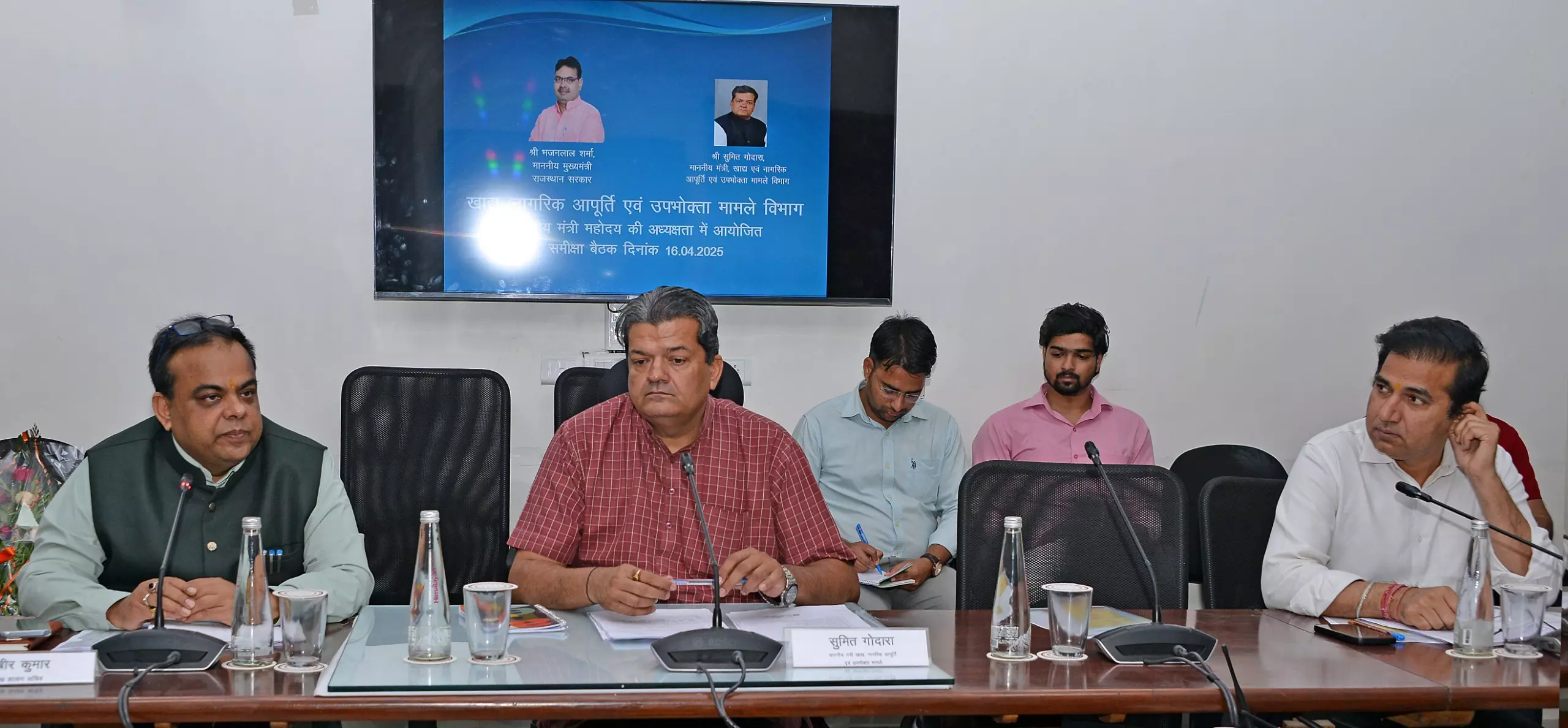 Jaipur: खाद्य सुरक्षा पोर्टल पुनः प्रारंभ होने से जुड़े 19.70 लाख नए लाभार्थी— खाद्य मंत्री Jaipur: खाद्य सुरक्षा पोर्टल पुनः प्रारंभ होने से जुड़े 19.70 लाख नए लाभार्थी— खाद्य मंत्री