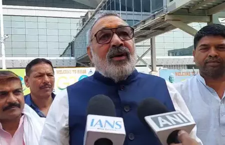 आरजेडी और कांग्रेस को देश में बदलाव नहीं दिखता तो चश्मा पहन लें: केंद्रीय मंत्री गिरिराज सिंह आरजेडी और कांग्रेस को देश में बदलाव नहीं दिखता तो चश्मा पहन लें: केंद्रीय मंत्री गिरिराज सिंह