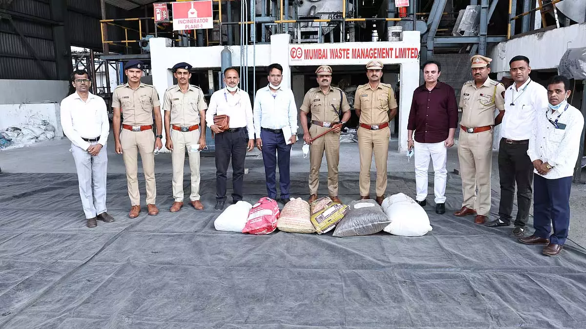 रायगढ़ पुलिस ने NDPS अधिनियम के अनुपालन में 8.48 लाख का 52 किलोग्राम गांजा और चरस नष्ट किया रायगढ़ पुलिस ने NDPS अधिनियम के अनुपालन में 8.48 लाख का 52 किलोग्राम गांजा और चरस नष्ट किया