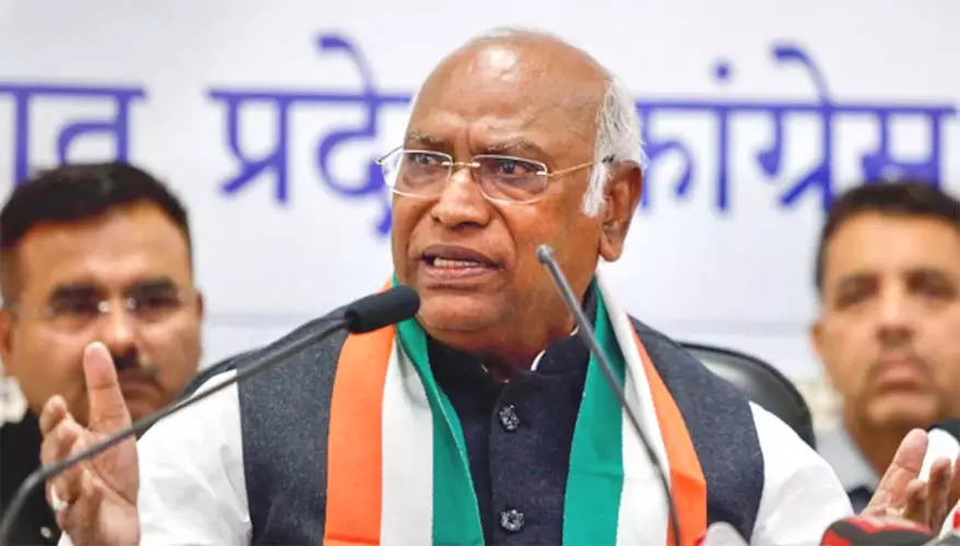 जाति जनगणना रिपोर्ट नहीं देखी है, सरकार कैबिनेट में इस पर चर्चा कर फैसला लेगी: Mallikarjun Kharge जाति जनगणना रिपोर्ट नहीं देखी है, सरकार कैबिनेट में इस पर चर्चा कर फैसला लेगी: Mallikarjun Kharge