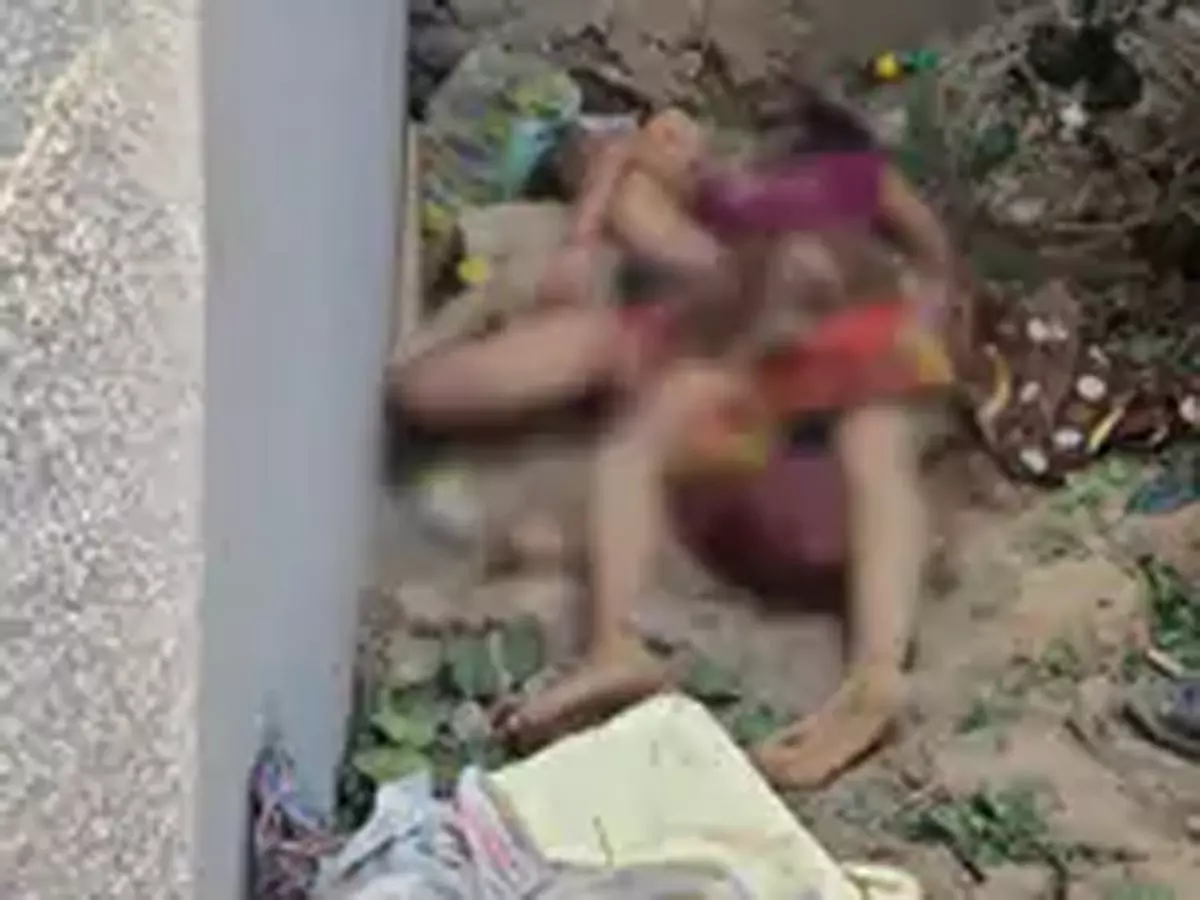 खुलासा मां-बेटी मर्डर केस में, छत से घर में घुसकर पड़ोसी युवक ने की थी हत्या खुलासा मां-बेटी मर्डर केस में, छत से घर में घुसकर पड़ोसी युवक ने की थी हत्या