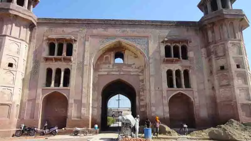 Nakodar के निवासी 400 साल पुरानी दखनी सराय तक पहुंच मार्ग की मांग कर रहे Nakodar के निवासी 400 साल पुरानी दखनी सराय तक पहुंच मार्ग की मांग कर रहे