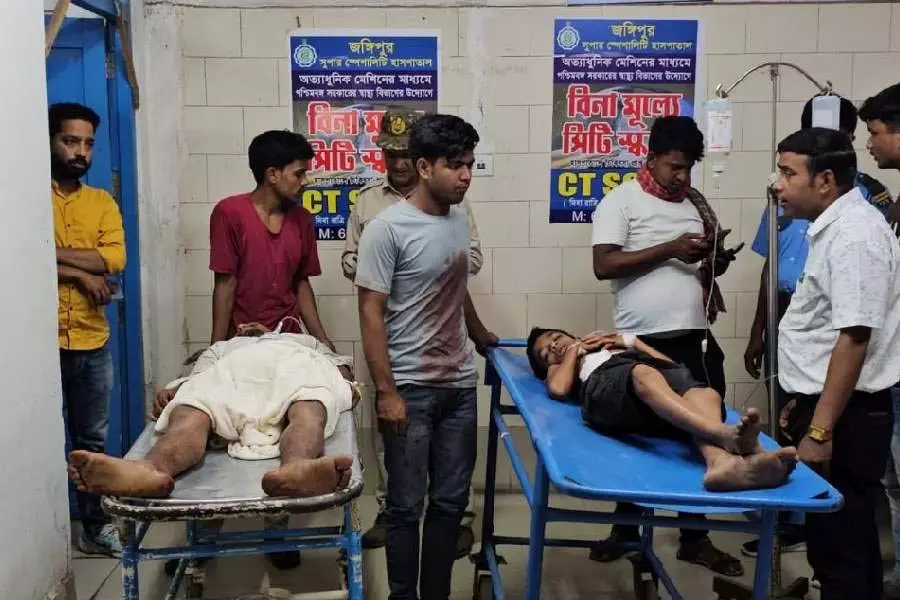 CM ममता बनर्जी ने दंगा प्रभावित मुर्शिदाबाद में BSF की गोलीबारी की जांच के आदेश दिए CM ममता बनर्जी ने दंगा प्रभावित मुर्शिदाबाद में BSF की गोलीबारी की जांच के आदेश दिए