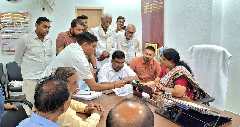 Haryana : शिकायतों का तुरंत समाधान करें नगर निगम अधिकारी करनाल मेयर Haryana : शिकायतों का तुरंत समाधान करें नगर निगम अधिकारी करनाल मेयर