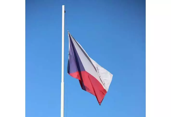 Czech Republic ने पूरी तरह छोड़ा रूसी तेल Czech Republic ने पूरी तरह छोड़ा रूसी तेल